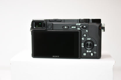 Sony a6400 Mirrorless Camera with 16-50mm f/3.5-5.6 OSS II Lens Bundle