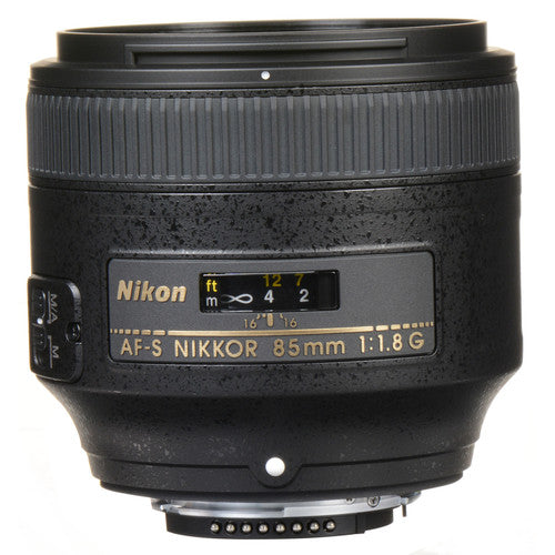 Nikon AF-S NIKKOR 85mm f/1.8G portrait lens with hood and case
